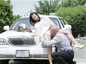 sloppy bride takes her chauffeur's lollipop before her wedding